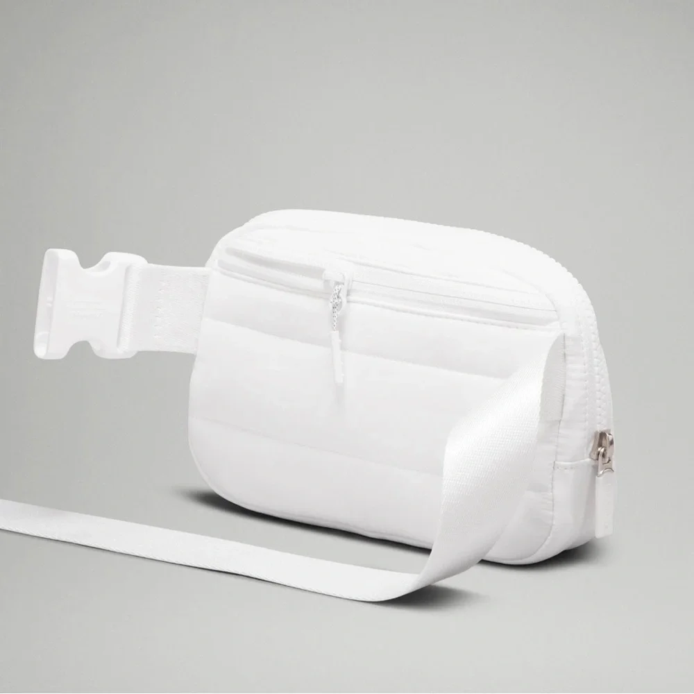 Unisex 💨 Lululemon Everywhere Belt Bag 💨2L Large 💨Wunder Puff💨 White💨 - Picture 2 of 14